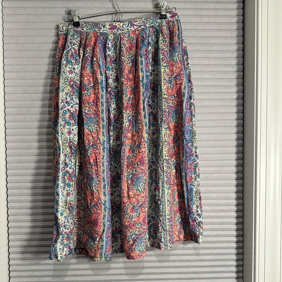 Dresses & Skirts - Vintage paisley midi skirt
